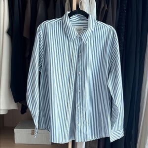 Abercrombie & Fitch White and Blue Striped Button Down Shirt Size L